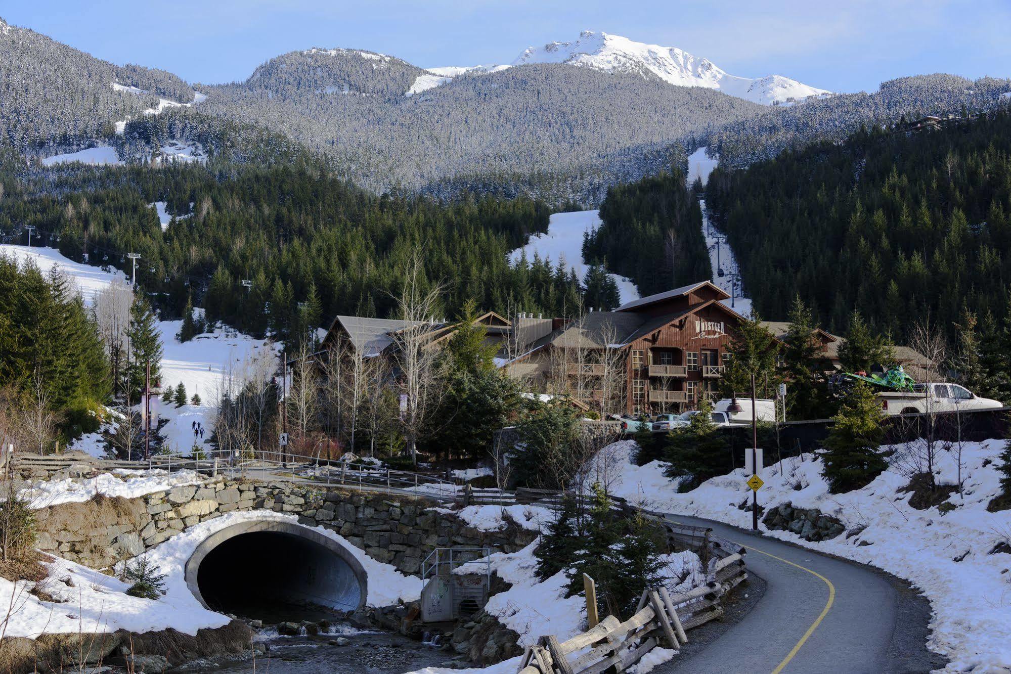 Legends Aparthotel Whistler Exterior photo