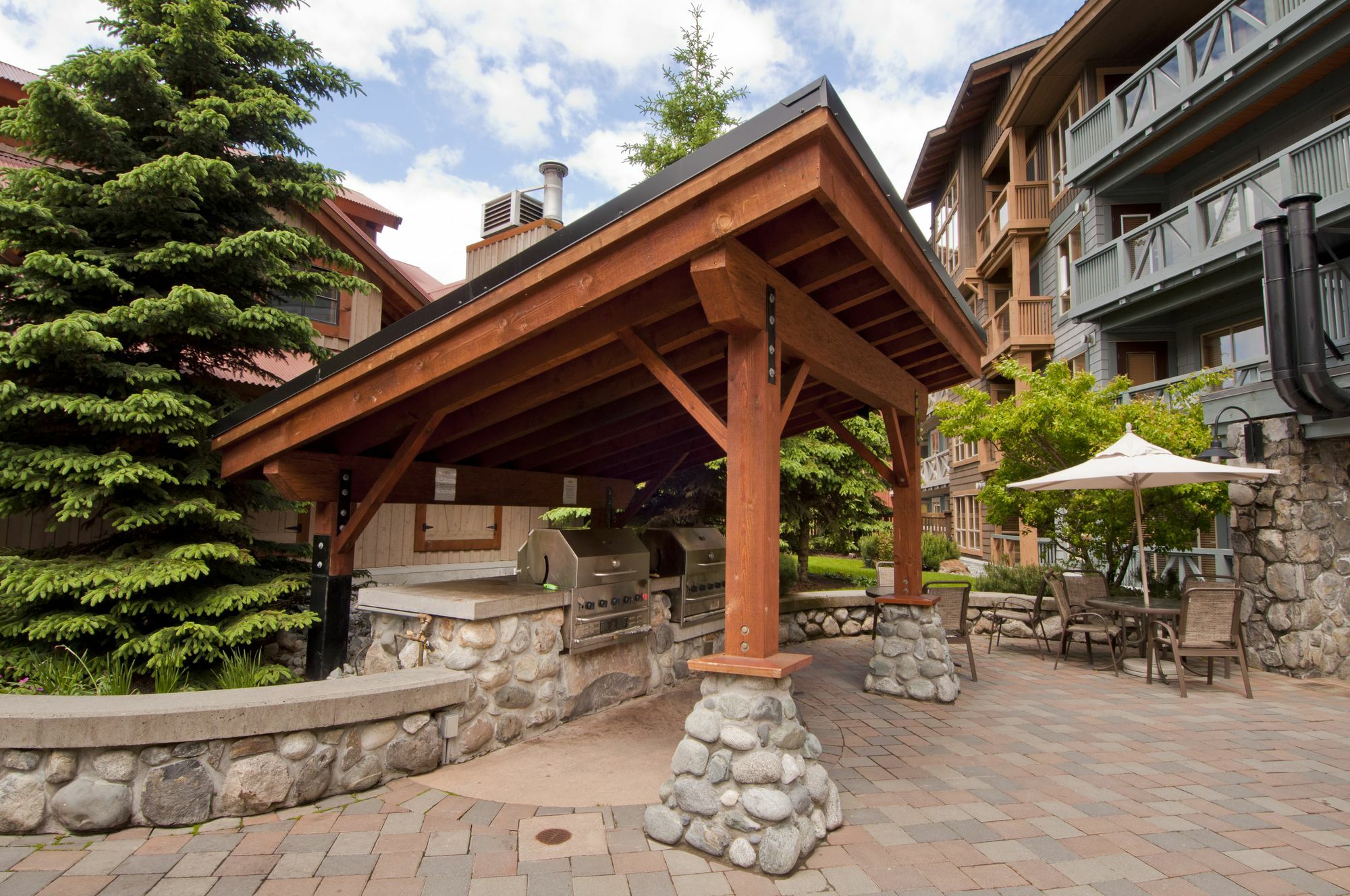 Legends Aparthotel Whistler Exterior photo